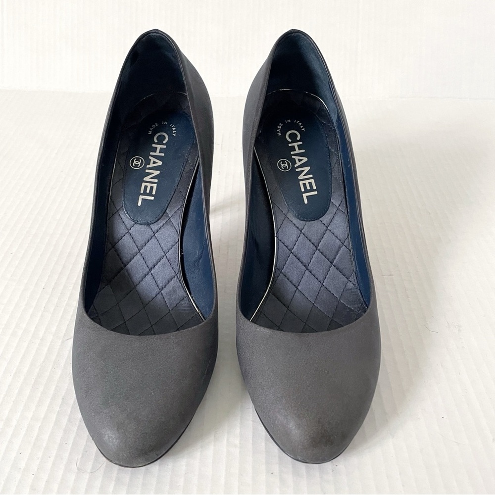 CHANEL  Lambskin Crystal CC Pumps 39.5 grey - Picture 10 of 16